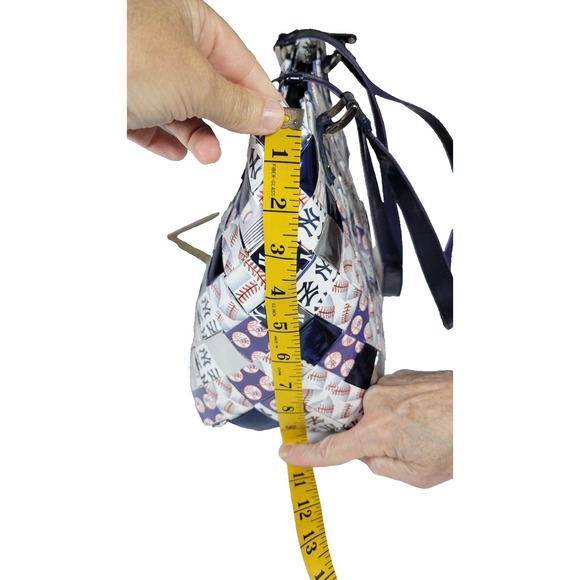 Nahui Ollin NEW YORK YANKEES THEMED BAG! RARE EUC - Picture 4 of 10